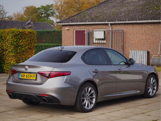 Alfa Romeo GIULIA 2.0 T AWD Veloce Q4 280PK - TREKHAAK -