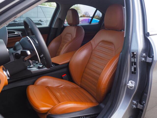 Alfa Romeo GIULIA 2.0 T AWD Veloce Q4 280PK - TREKHAAK -