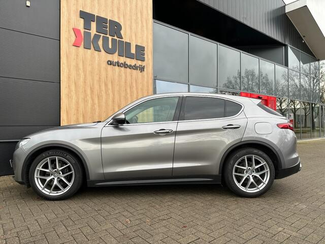 Alfa Romeo Stelvio 2.0 T AWD First Edition / Pano / 20 inch