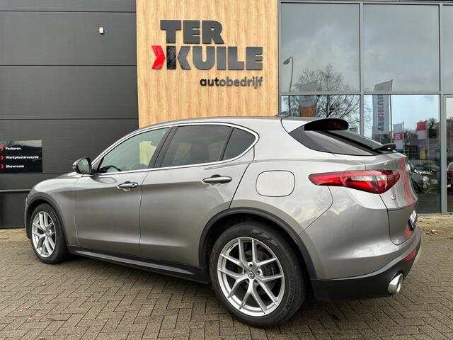Alfa Romeo Stelvio 2.0 T AWD First Edition / Pano / 20 inch