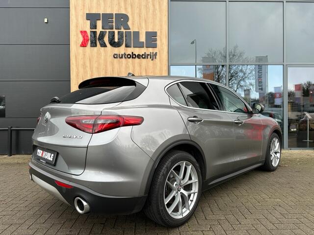 Alfa Romeo Stelvio 2.0 T AWD First Edition / Pano / 20 inch