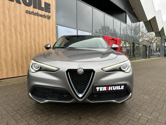 Alfa Romeo Stelvio 2.0 T AWD First Edition / Pano / 20 inch