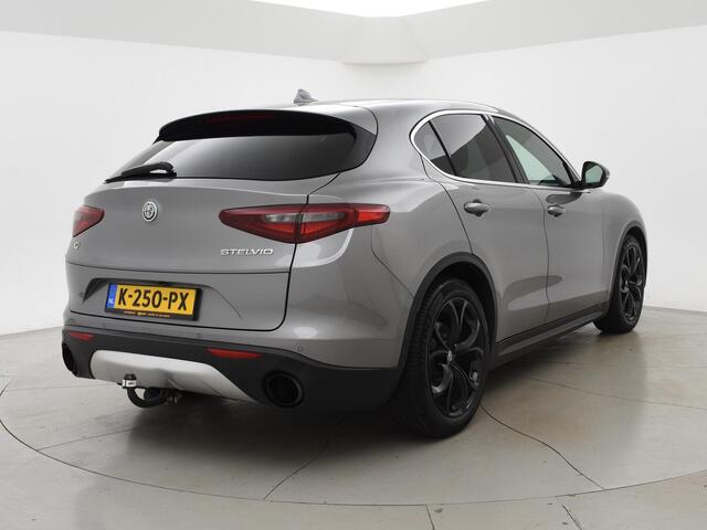 Alfa Romeo Stelvio 2.0T 280 PK AWD FIRST EDITION + 20 INCH | TREKHAAK | LEDER | STUURVERW. | STOELVERW. | CAMERA