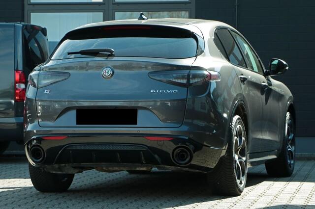 Alfa Romeo Stelvio 2.2 JTD AWD Sprint Q4 Veloce Pakket ACC Harman Kardon 20 Inch
