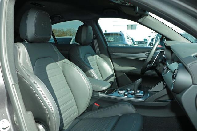 Alfa Romeo Stelvio 2.2 JTD AWD Sprint Q4 Veloce Pakket ACC Harman Kardon 20 Inch