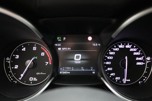 Alfa Romeo Stelvio 2.0 T AWD Sprint Leer, Xenon, Adapt. Cruise, Apple Carplay, Camera, PDC