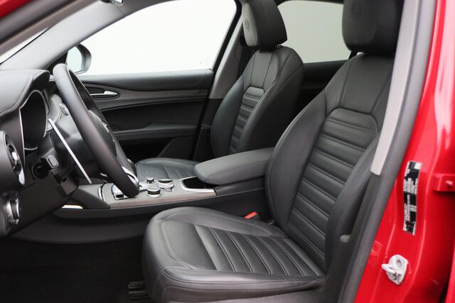Alfa Romeo Stelvio 2.0 T AWD Sprint Leer, Xenon, Adapt. Cruise, Apple Carplay, Camera, PDC