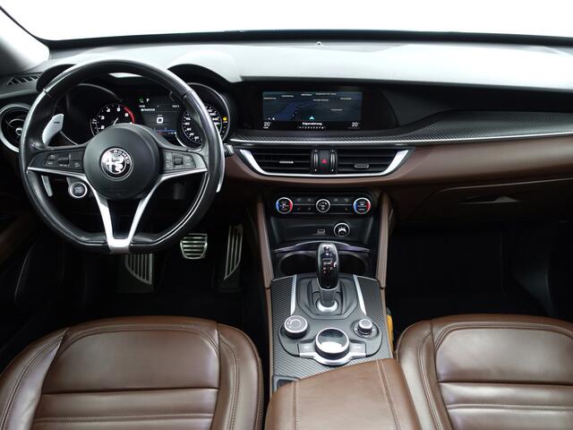 Alfa Romeo Stelvio 2.0 T AWD First Edition Aut- Panoramadak, Design Leder, Stuur/Stoelverwarming, Memory, Carbon