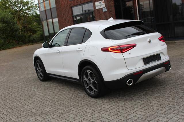 Alfa Romeo Stelvio 2.0 T AWD Super Navi-Xenon-Leder-Memory-Camera-Afn. Trekhaak 16.000 KM !!