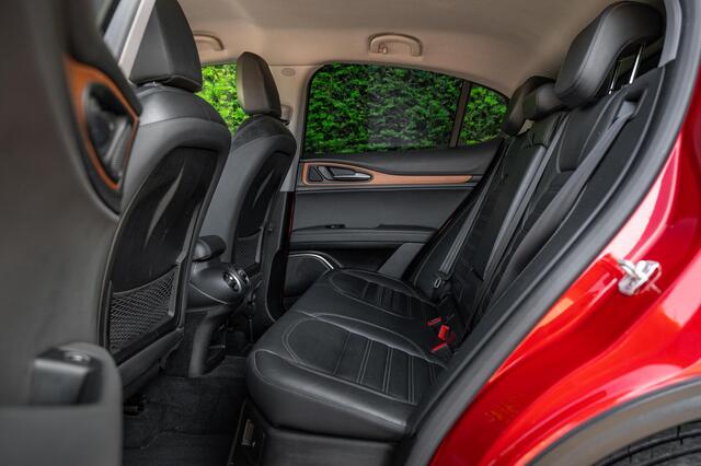 Alfa Romeo Stelvio 2.0 T AWD 280pk | Rosso Competizione | Camera