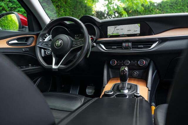 Alfa Romeo Stelvio 2.0 T AWD 280pk | Rosso Competizione | Camera