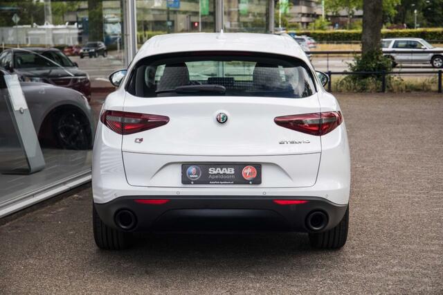 Alfa Romeo Stelvio 2.0 Turbo Super Q4 4 nieuwe banden