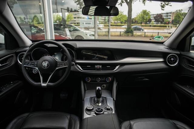 Alfa Romeo Stelvio 2.0 Turbo Super Q4 4 nieuwe banden