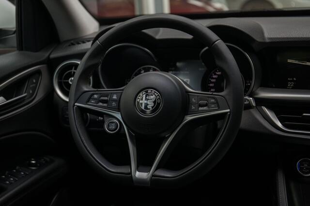 Alfa Romeo Stelvio 2.0 Turbo Super Q4 4 nieuwe banden