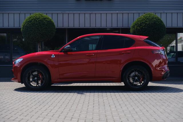 Alfa Romeo Stelvio 2.9 V6 AWD Quadrifoglio Facelift Panodak Akrapovic Dealer Onderhouden