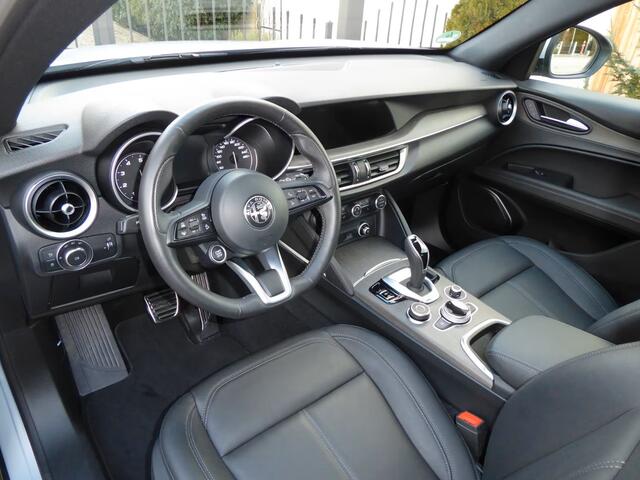 Alfa Romeo Stelvio 2.0T Q4 Ti (206kW/280pk) ** Bi-XENON/LED, NAVI+, LEDER, ACC, 19-inch LMV, MEM ** 1e EIG - 18.700 km - UNFALLFREI ** ** INFORMEER OOK NAAR ONZE AANTREKKELIJKE FINANCIAL-LEASE TARIEVEN **