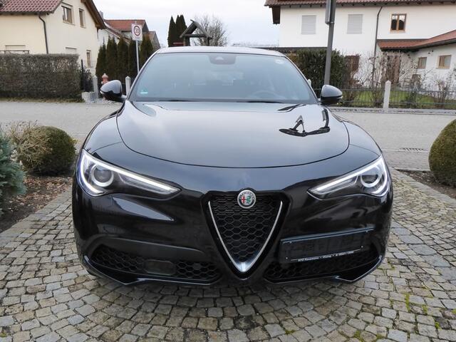 Alfa Romeo Stelvio 2.0T Q4 Ti (206kW/280pk) ** Bi-XENON/LED, NAVI+, LEDER, ACC, 19-inch LMV, MEM ** 1e EIG - 16.700 km - UNFALLFREI ** ** INFORMEER OOK NAAR ONZE AANTREKKELIJKE FINANCIAL-LEASE TARIEVEN **