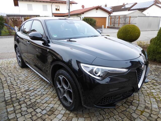 Alfa Romeo Stelvio 2.0T Q4 Ti (206kW/280pk) ** Bi-XENON/LED, NAVI+, LEDER, ACC, 19-inch LMV, MEM ** 1e EIG - 16.700 km - UNFALLFREI ** ** INFORMEER OOK NAAR ONZE AANTREKKELIJKE FINANCIAL-LEASE TARIEVEN **