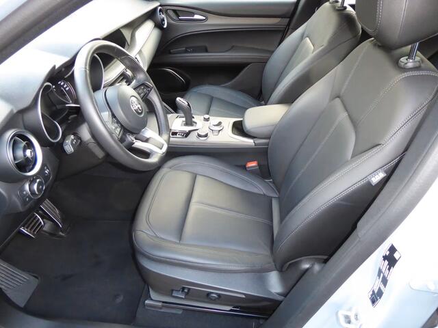 Alfa Romeo Stelvio 2.0T Q4 Ti (206kW/280pk) ** Bi-XENON/LED, NAVI+, LEDER, ACC, 19-inch LMV, MEM ** 1e EIG - 18.700 km - UNFALLFREI ** ** INFORMEER OOK NAAR ONZE AANTREKKELIJKE FINANCIAL-LEASE TARIEVEN **