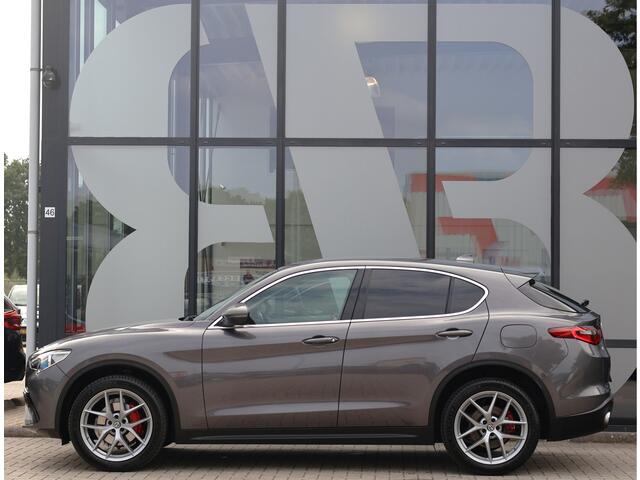 Alfa Romeo Stelvio 2.0 T AWD First Edition Q4 | Leder | Navi | Cam | Stoel. Stuur Verw. |