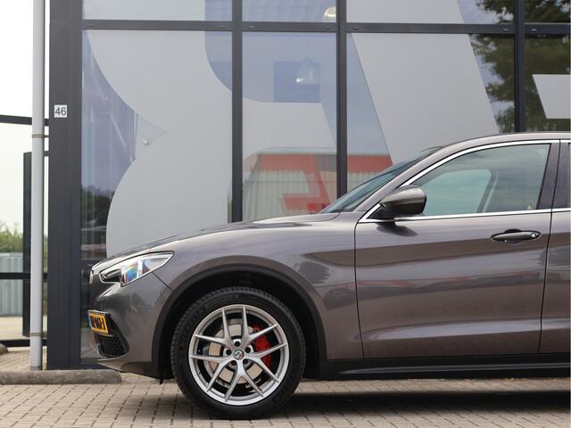 Alfa Romeo Stelvio 2.0 T AWD First Edition Q4 | Leder | Navi | Cam | Stoel. Stuur Verw. |