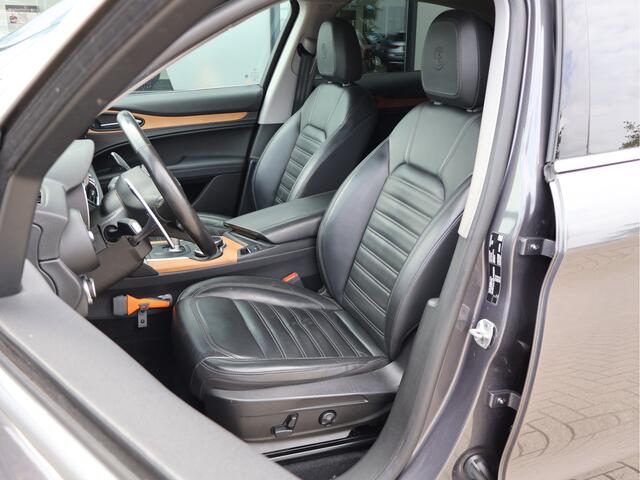 Alfa Romeo Stelvio 2.0 T AWD First Edition Q4 | Leder | Navi | Cam | Stoel. Stuur Verw. |