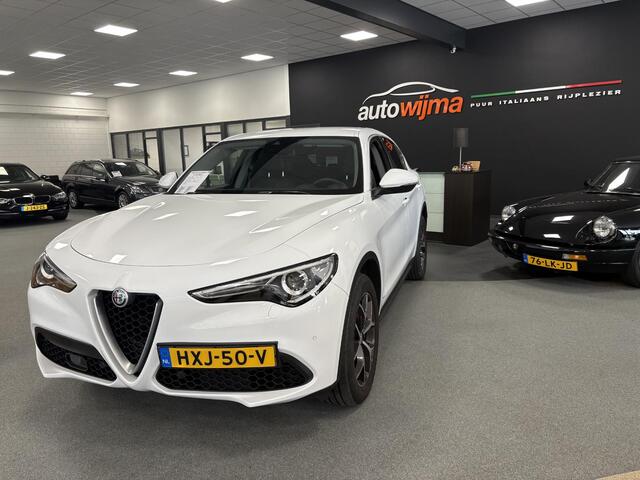 Alfa Romeo Stelvio 2.0 Turbo 280pk AWD Super Q4 Apple carplay, stuurschakeling, performance pack, stoel/stuurverwarming