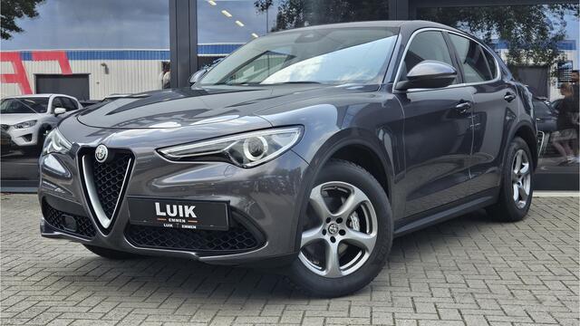 Alfa Romeo Stelvio 2.0 T AWD Super + NAVIGATIE + XENON + VOLLEER + MEMORY