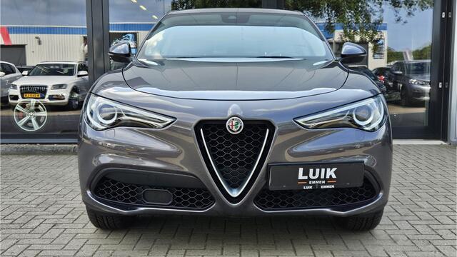 Alfa Romeo Stelvio 2.0 T AWD Super + NAVIGATIE + XENON + VOLLEER + MEMORY