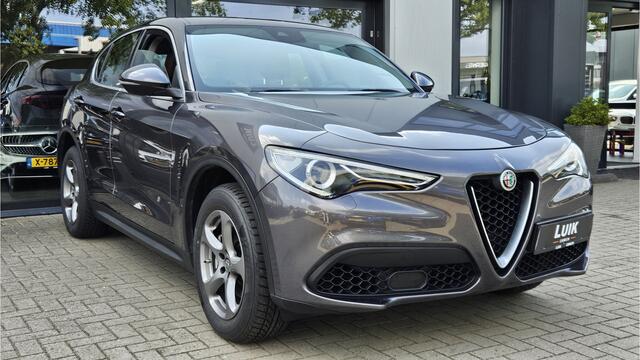 Alfa Romeo Stelvio 2.0 T AWD Super + NAVIGATIE + XENON + VOLLEER + MEMORY