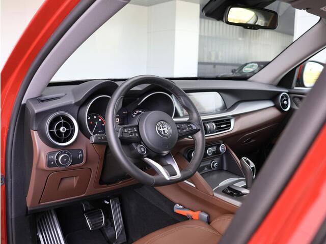 Alfa Romeo Stelvio 2.0 T AWD Sprint | Stoel/stuur Verwarming | Veloce Interieur | Navi |