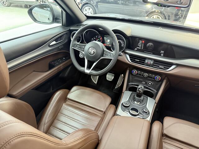 Alfa Romeo Stelvio 2.0 T AWD Super, 200Pk, 2018, 1ste eigenaar, BTW auto, Dealeronderhouden, Panoramadak, Sportstoelen, Leder interieur, Camera, Stoel + Stuurverwarming, 19" Lichtmetalen velgen, Elektrisch inklapbare spiegels, Adaptieve cru