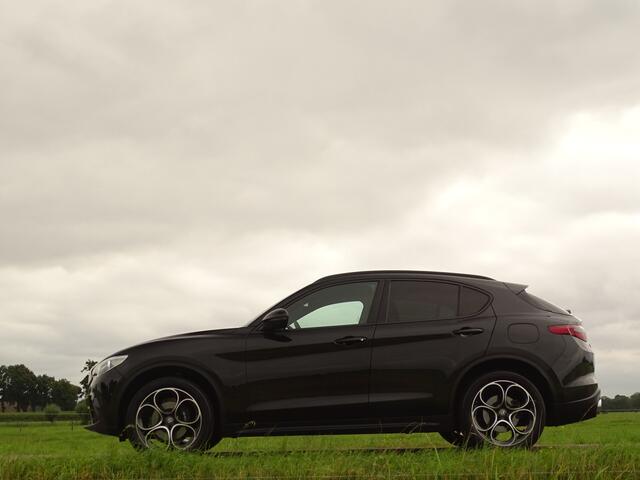 Alfa Romeo Stelvio 2.0 T AWD | Tr.hk | Savali | Dash-Cams | 310PK | Carplay | Camera | Flippers