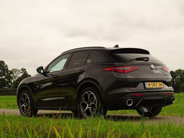 Alfa Romeo Stelvio 2.0 T AWD | Tr.hk | Savali | Dash-Cams | 310PK | Carplay | Camera | Flippers