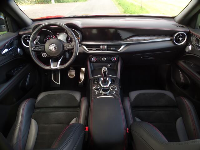 Alfa Romeo Stelvio 2.0 T AWD Veloce Ti | BTW! | Carbon | Trekhk | H+K | Leren Dash | 21 inch!