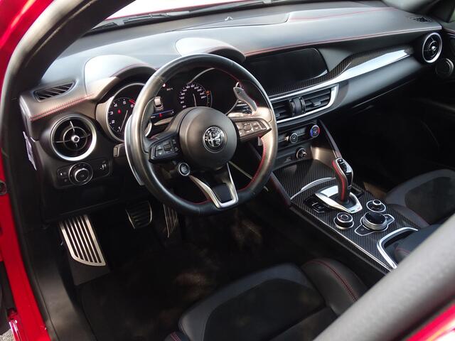 Alfa Romeo Stelvio 2.0 T AWD Veloce Ti | BTW! | Carbon | Trekhk | H+K | Leren Dash | 21 inch!