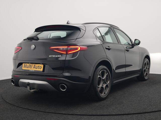 Alfa Romeo Stelvio 2.0 T AWD Super Q4 Automaat 200pk Dealer O.H | Trekhaak Afneembaar | Adaptive Cruise | Camera | Blis | Lederen Sportstoelen Memory & Verwarmd | Navigatie | DAB |