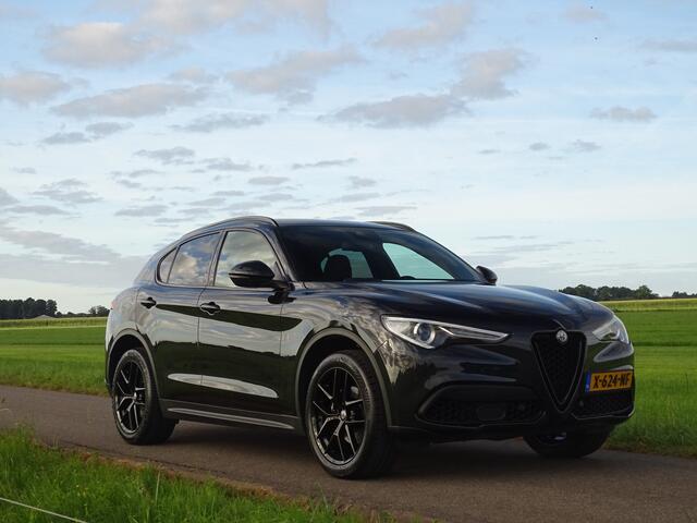 Alfa Romeo Stelvio 2.0 T AWD Veloce | Squadra Stage 2 | All-Black | Brembo | Ti-dif. | Trekhaak | Full options!