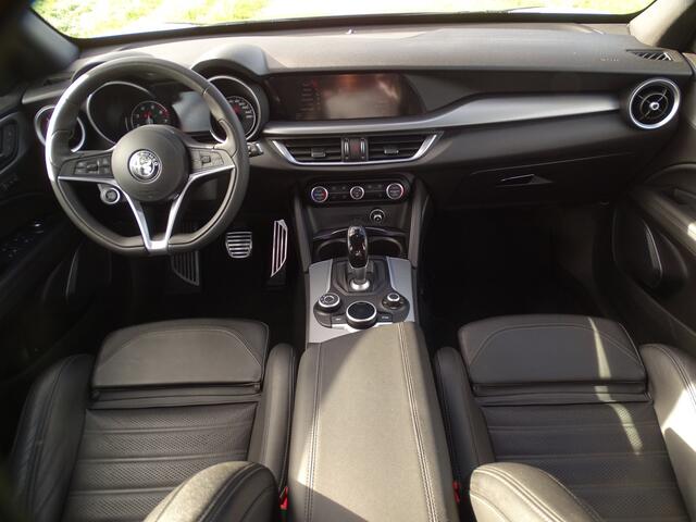 Alfa Romeo Stelvio 2.0 T AWD Veloce | Squadra Stage 2 | All-Black | Brembo | Ti-dif. | Trekhaak | Full options!