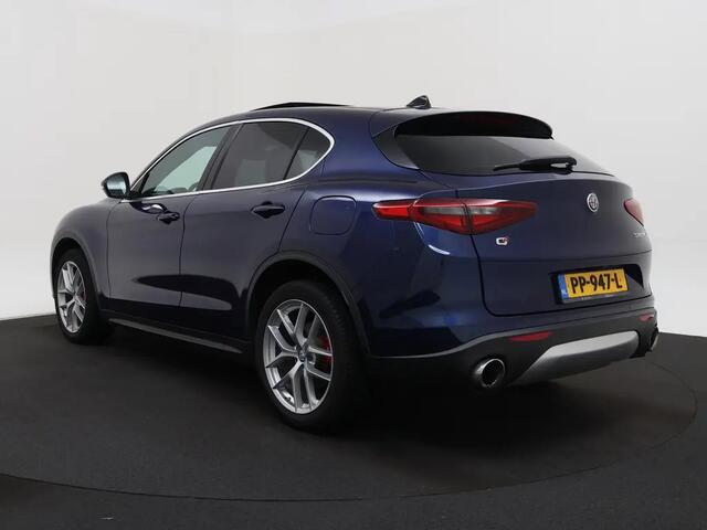 Alfa Romeo Stelvio 2.0 T AWD First Edition Pano | Leder | Camera | Memory | Stoelverw. | Cruise 08-2017 123.697 KM