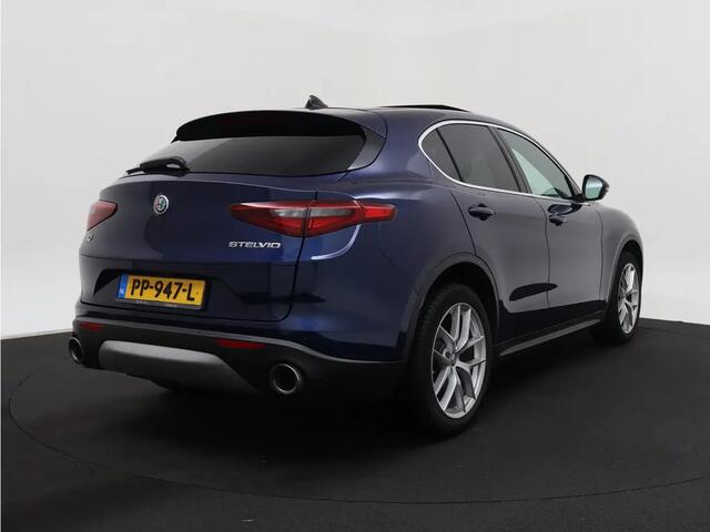 Alfa Romeo Stelvio 2.0 T AWD First Edition Pano | Leder | Camera | Memory | Stoelverw. | Cruise 08-2017 123.697 KM