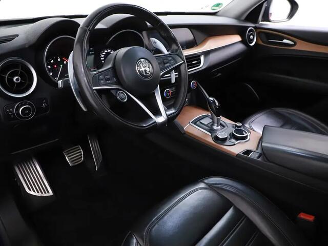 Alfa Romeo Stelvio 2.0 T AWD First Edition Pano | Leder | Camera | Memory | Stoelverw. | Cruise 08-2017 123.697 KM