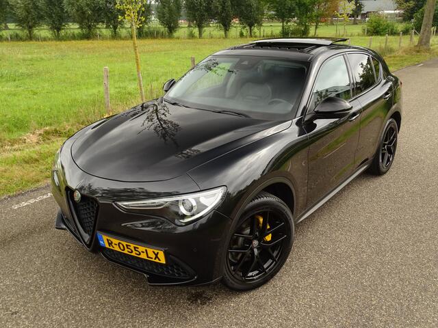 Alfa Romeo Stelvio 2.0 T AWD 280pk | Schuifdak | H+K | Trekhk.afn. | Leer | Giallo Brembo | Full Option!