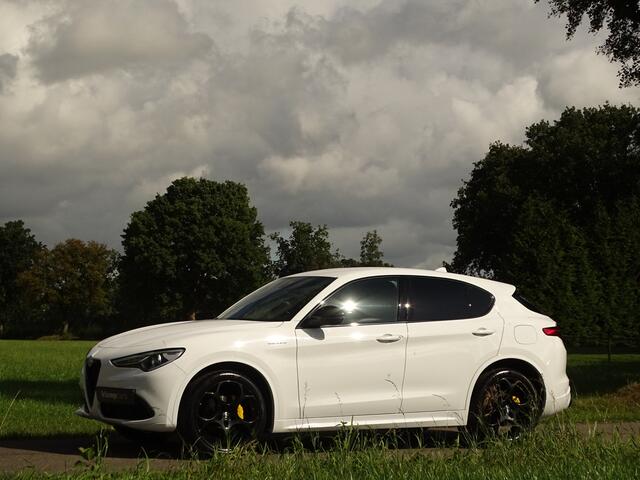Alfa Romeo Stelvio 2.0 T AWD Veloce|BTW-auto |Trekhk|21"|Ad.Suspention| Giallo|All BLACK|Ti-dif.