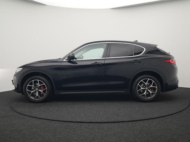 Alfa Romeo Stelvio 2.0 T AWD B-Tech Business Edition Automaat 200pk | Adaptive Cruise | Lederen Sportstoelen Memory & Verwarmd | Camera | Stuurwiel Verwarmd | Navigatie | DAB |