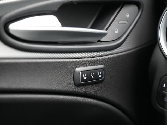 Alfa Romeo Stelvio 2.0 T AWD B-Tech Business Edition Automaat 200pk | Adaptive Cruise | Lederen Sportstoelen Memory & Verwarmd | Camera | Stuurwiel Verwarmd | Navigatie | DAB |