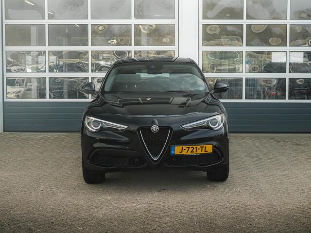 Alfa Romeo Stelvio 2.0 Turbo Aut. AWD 200pk Super | Navi | Apple Carplay | 19" | Winter Pack | Camera | Xenon | Elektr. A-Klep