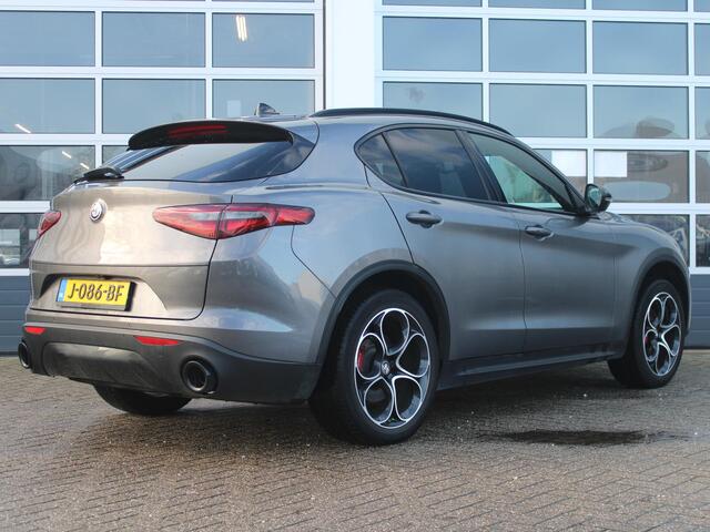 Alfa Romeo Stelvio 2.0 Turbo Aut. AWD B-Tech | Navi | Xenon | Camera | Veloce Int. | Schuif/Kanteldak | 20" | Apple Carplay | Keyless | Dashboard Leder
