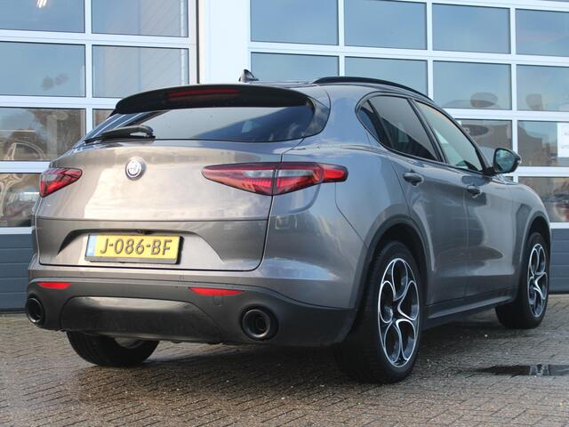 Alfa Romeo Stelvio 2.0 Turbo Aut. AWD B-Tech | Navi | Xenon | Camera | Veloce Int. | Schuif/Kanteldak | 20" | Apple Carplay | Keyless | Dashboard Leder