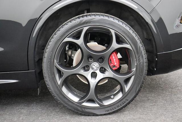 Alfa Romeo Stelvio 2.2 JTD AWD Veloce | Pack winter | Camera | Adaptive cruise | 21 Inch
